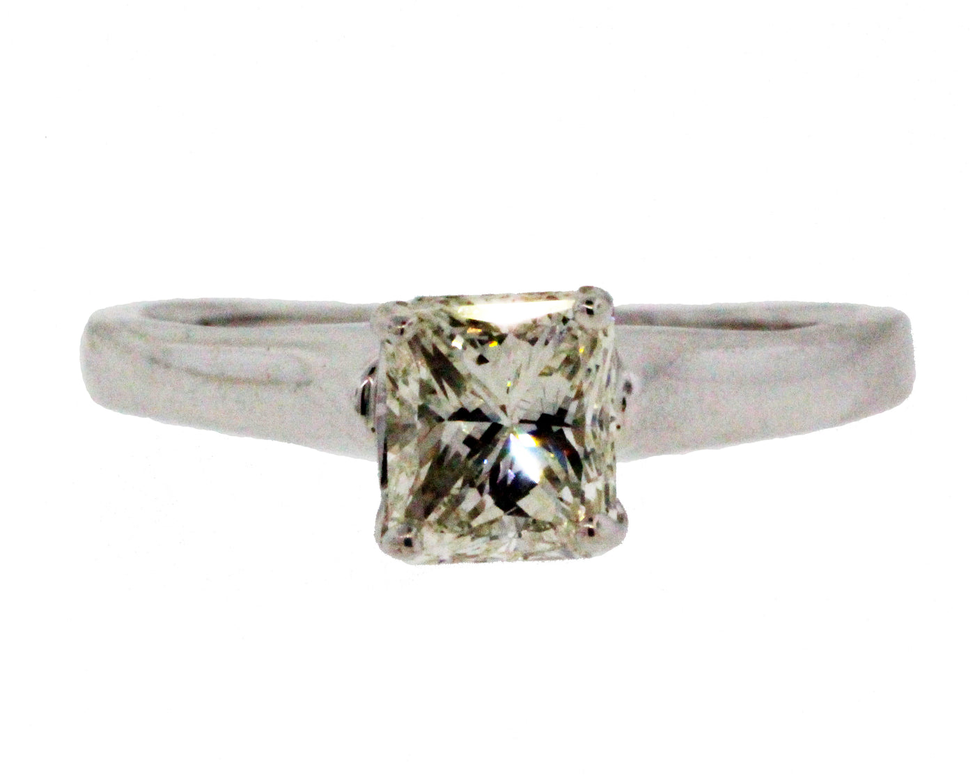 18KW .85CT PRINCESS SOLITAIRE RING J-VS2