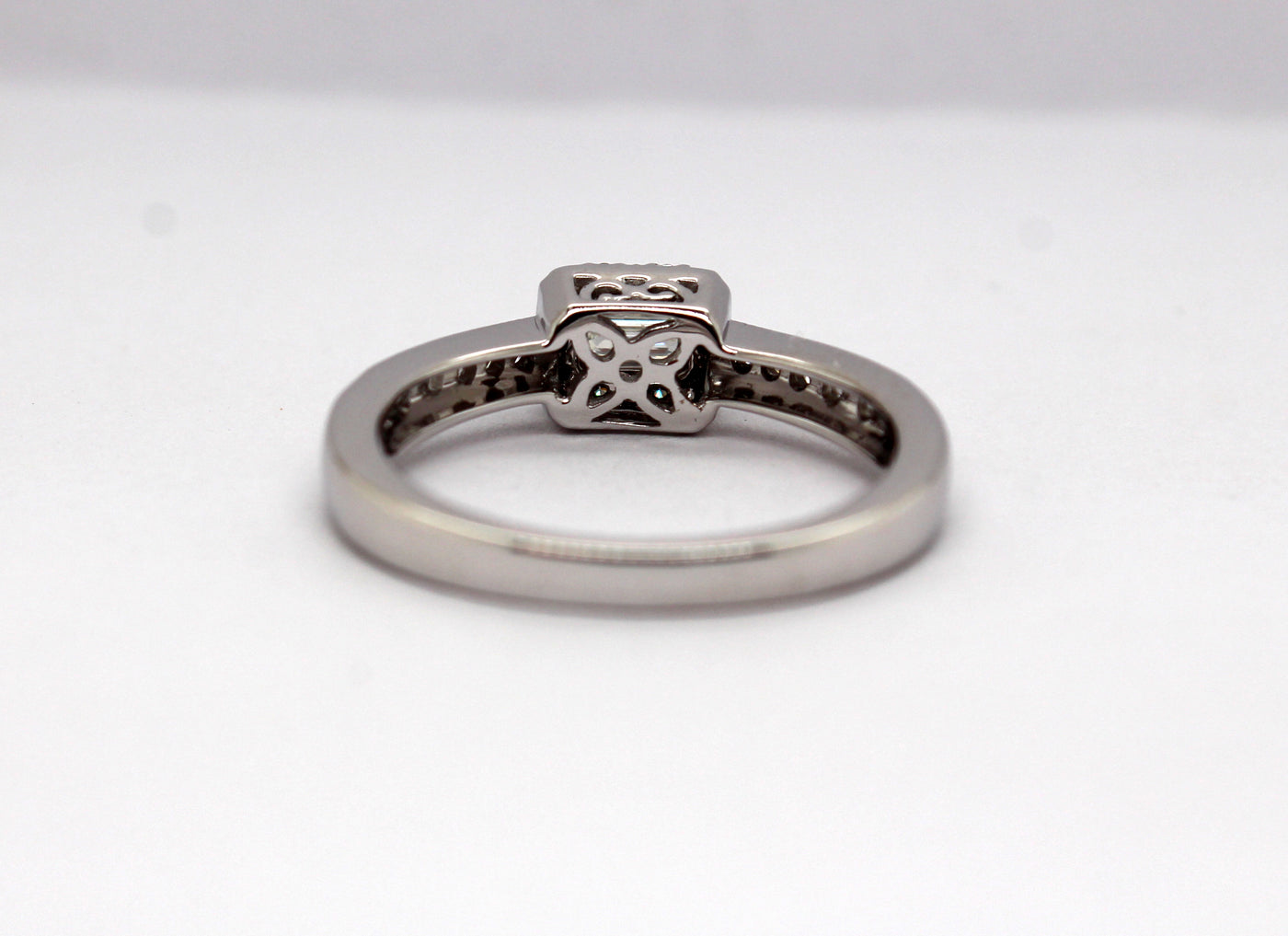 Estate 14KW .50 Cttw Diamond Engagement Ring