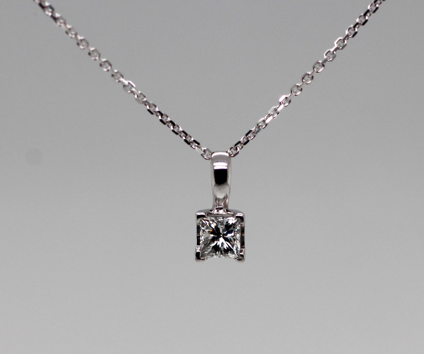 14KW .36 CTTW PRINCESS DIAMOND SOLITAIRE PENDANT H-I1