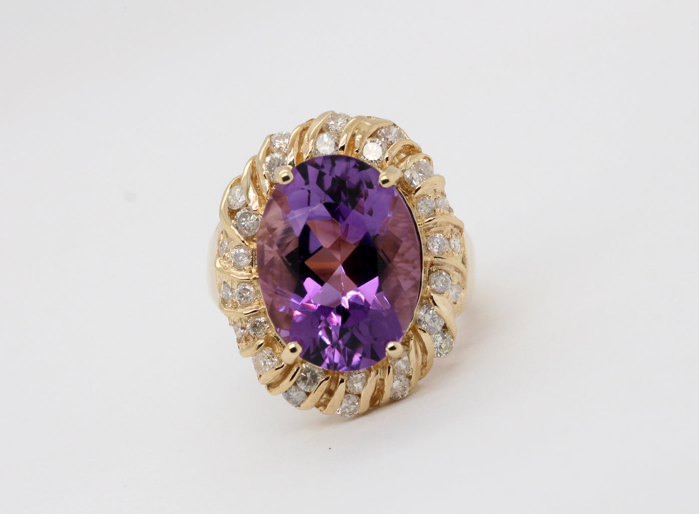 Estate 14ky 9.10 ct amethyst and diamond ring, 1.01 ct gh-si2