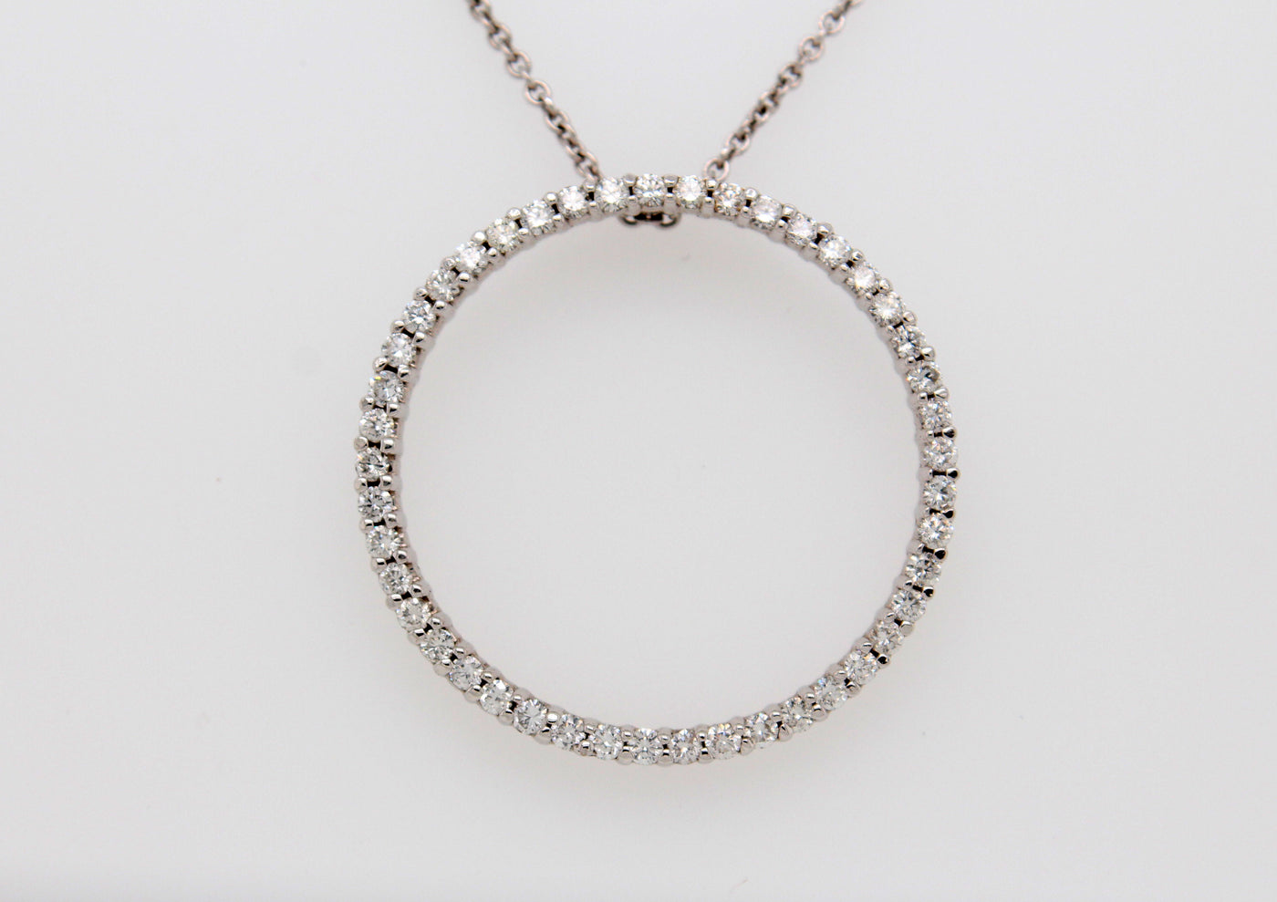 18KW .50 CTTW DIAMOND CIRCLE PENDANT, H-SI2