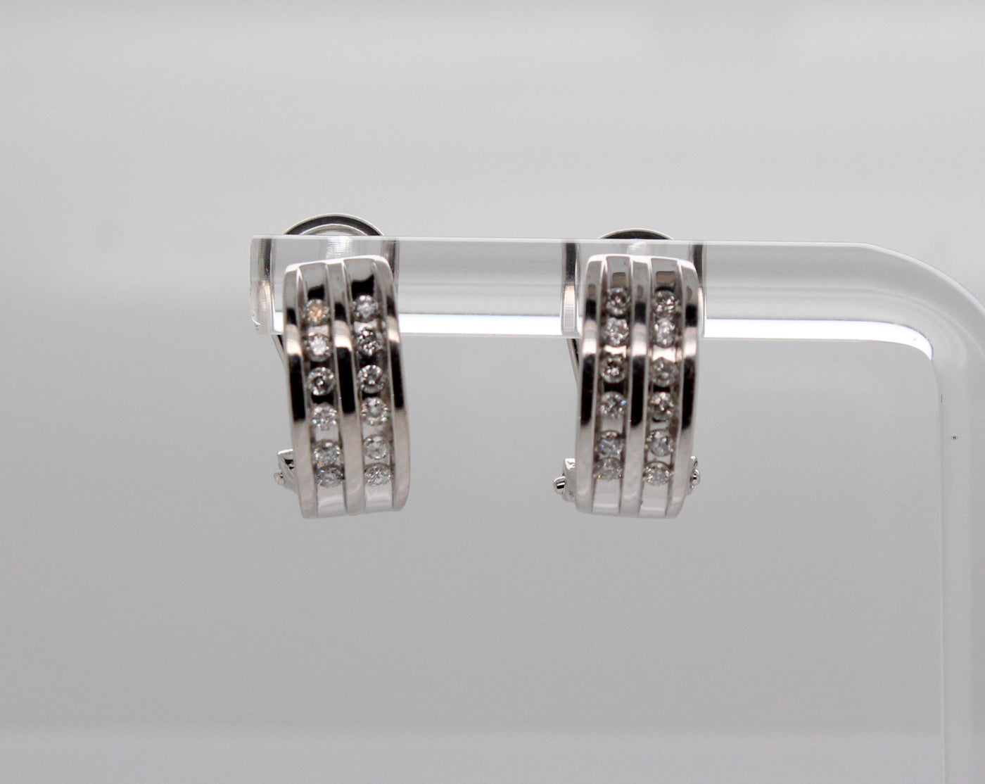 Estate 14KW .15 Cttw Diamond Hoop Earrings I in Color and I1 in Clarit