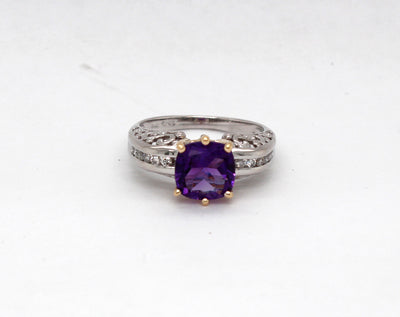 Estate 14KTT 2.50 Ct Amethyst and .10 Cttw Diamond Ring G in Color and