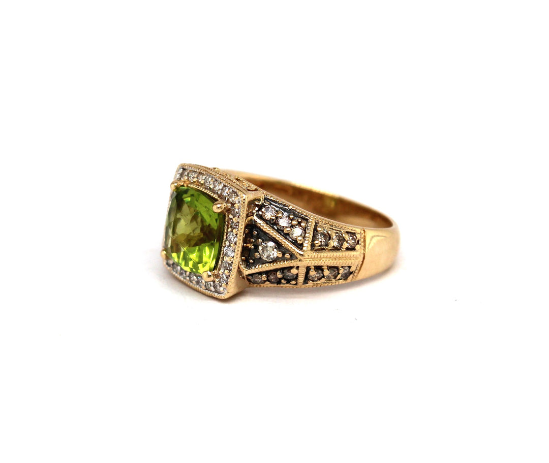 Estate 14ky .90 Ct Peridot and .25 Cttw Brown and White Diamond Ring