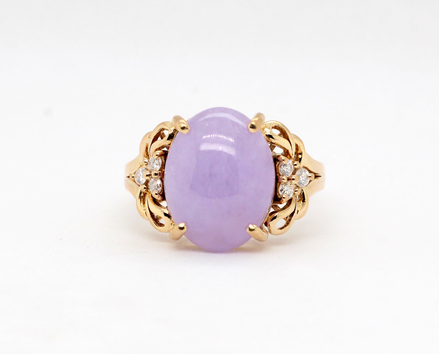 Estate 18KY 14 x 11 Lavender Jade and Diamond ring, .10 Cttw H-SI1