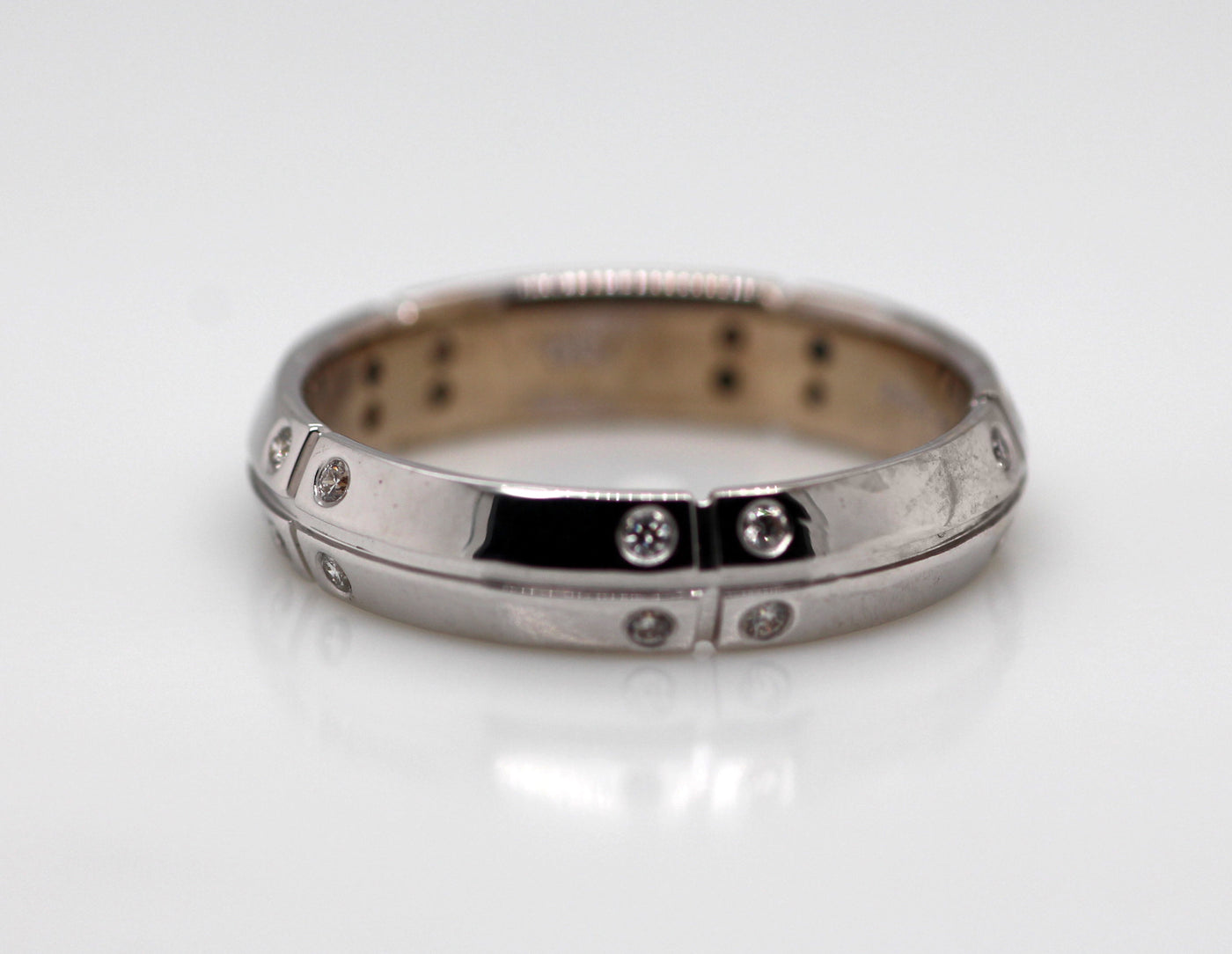 18KW .20 CTTW DIAMOND TIFFANY AND CO BAND G-VS2