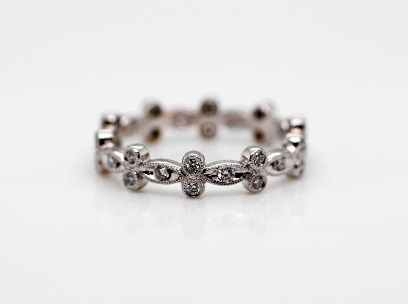 18KW .25 CTTW DIAMOND FASHION RING G-VS2