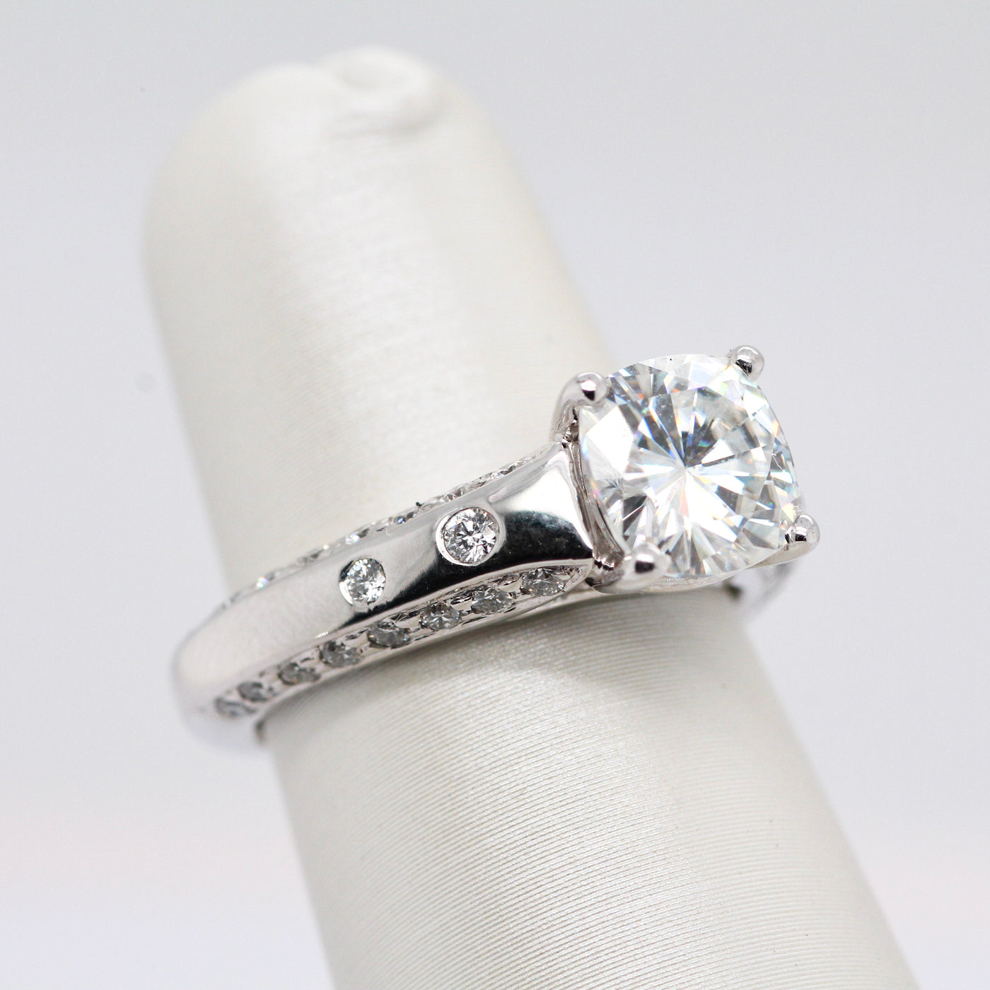 14KW .44 CTTW DIAMOND SEMI MOUNT WITH CZ CENTER