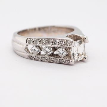 18KW 1CTTW DIAMOND ENGAGEMENT RING, .70CT EMER, CTR J-I1
N1445