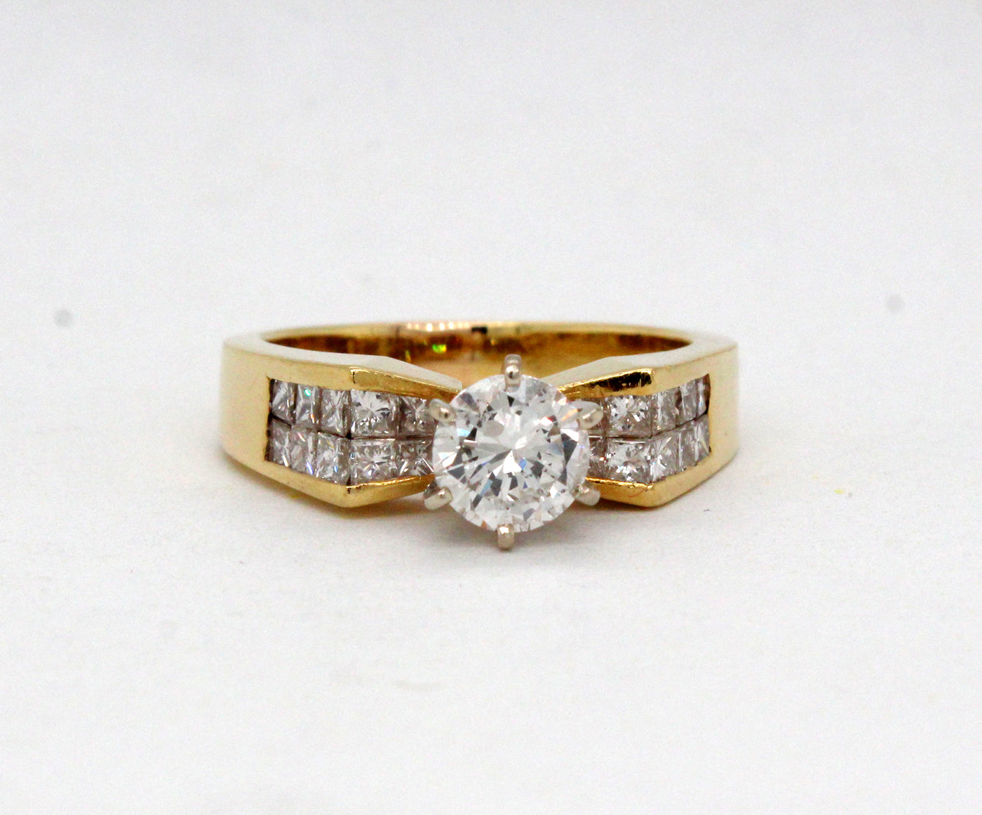 Estate 18KY 1.87 Cttw Diamond Engagement Ring