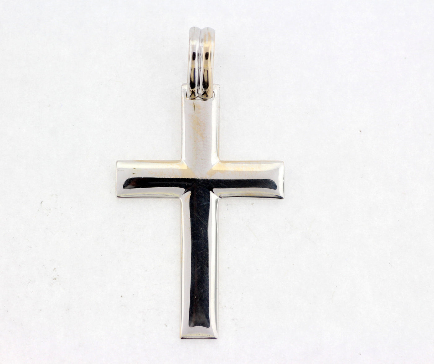 18KW CROSS PENDANT (NO CHAIN)