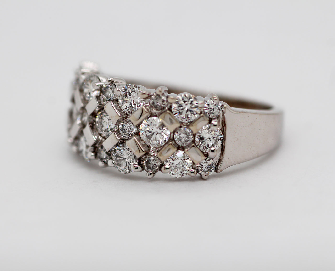 Estate 14KW 1.75 Cttw Diamond Ring