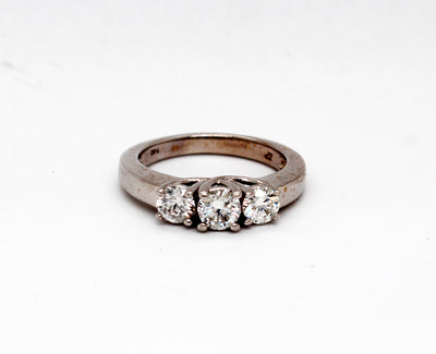 Estate 14KW 1.00 Cttw Diamond 3 Stone Ring F to G in Color and I1 in C