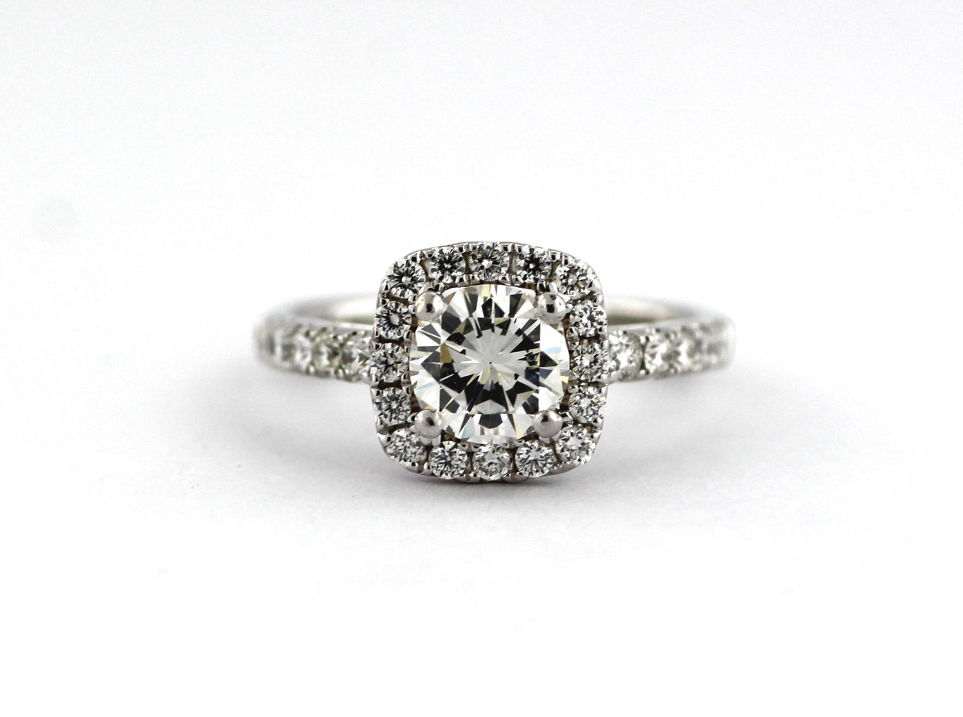 18Kw 1.76 Cttw Diamond Engagement Ring