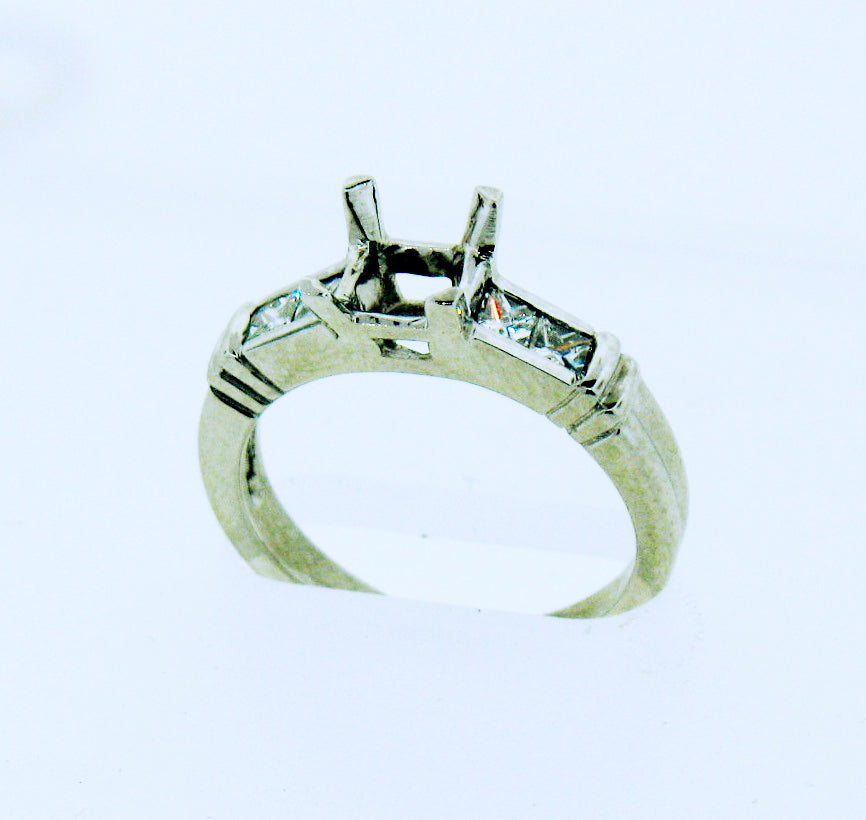 PLATINUM .50 CTTW DIAMOND SEMI MOUNT