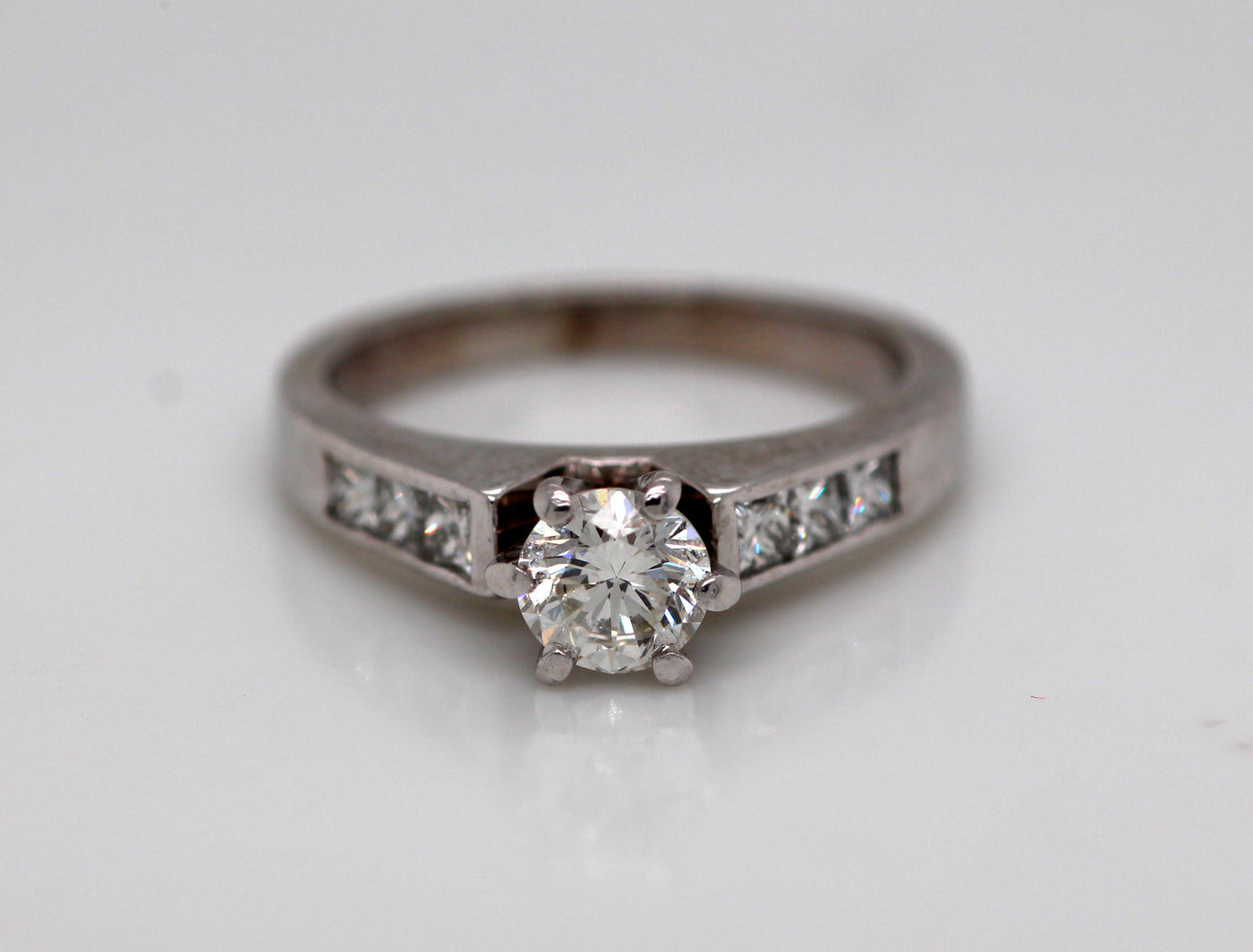 Platinum .93 Cttw Diamond Engagement Ring