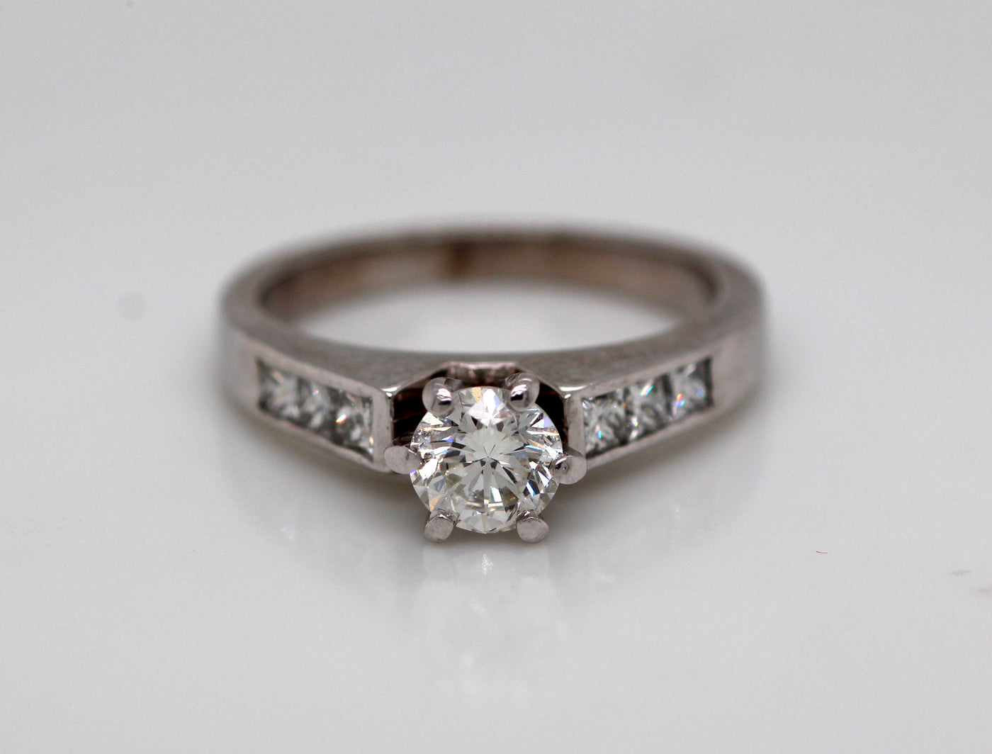 Platinum .93 Cttw Diamond Engagement Ring