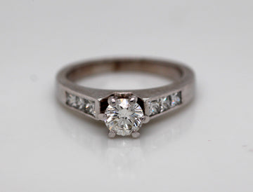 Platinum .93 Cttw Diamond Engagement Ring