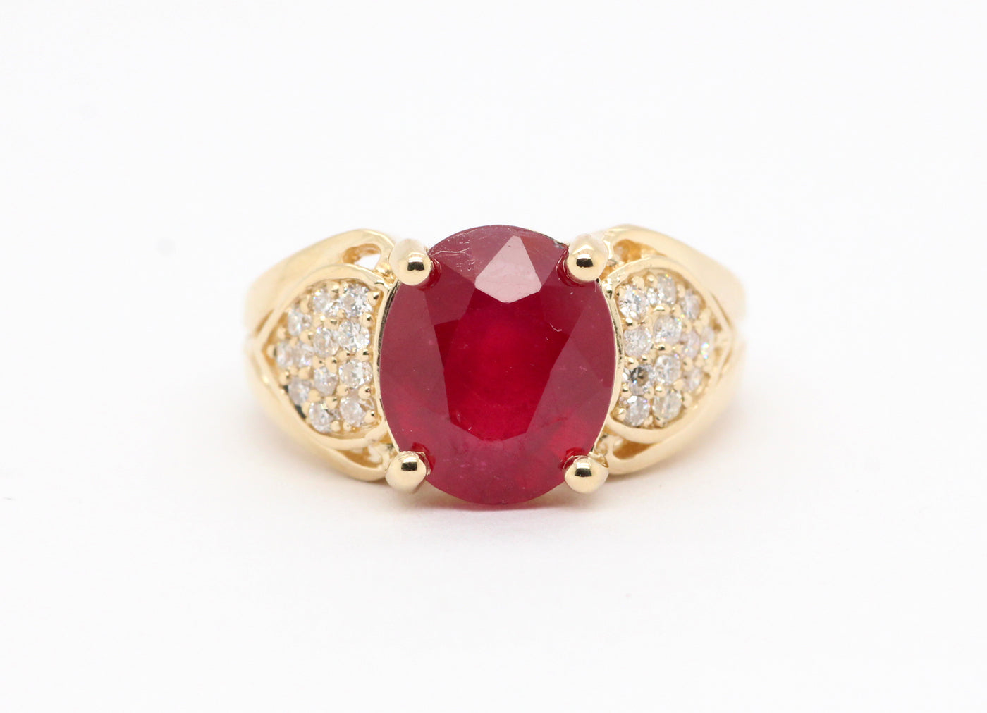14KY 3.60 CT Ruby and Diamond ring, .25 CTTW H-SI2