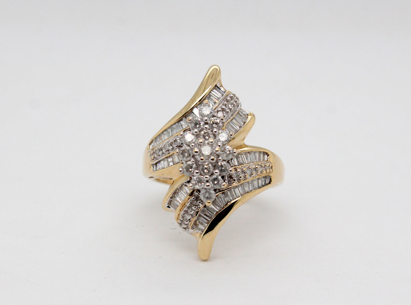Estate 10KY 2.00 Cttw Diamond Ring H to I in Color and I1 in Clarity