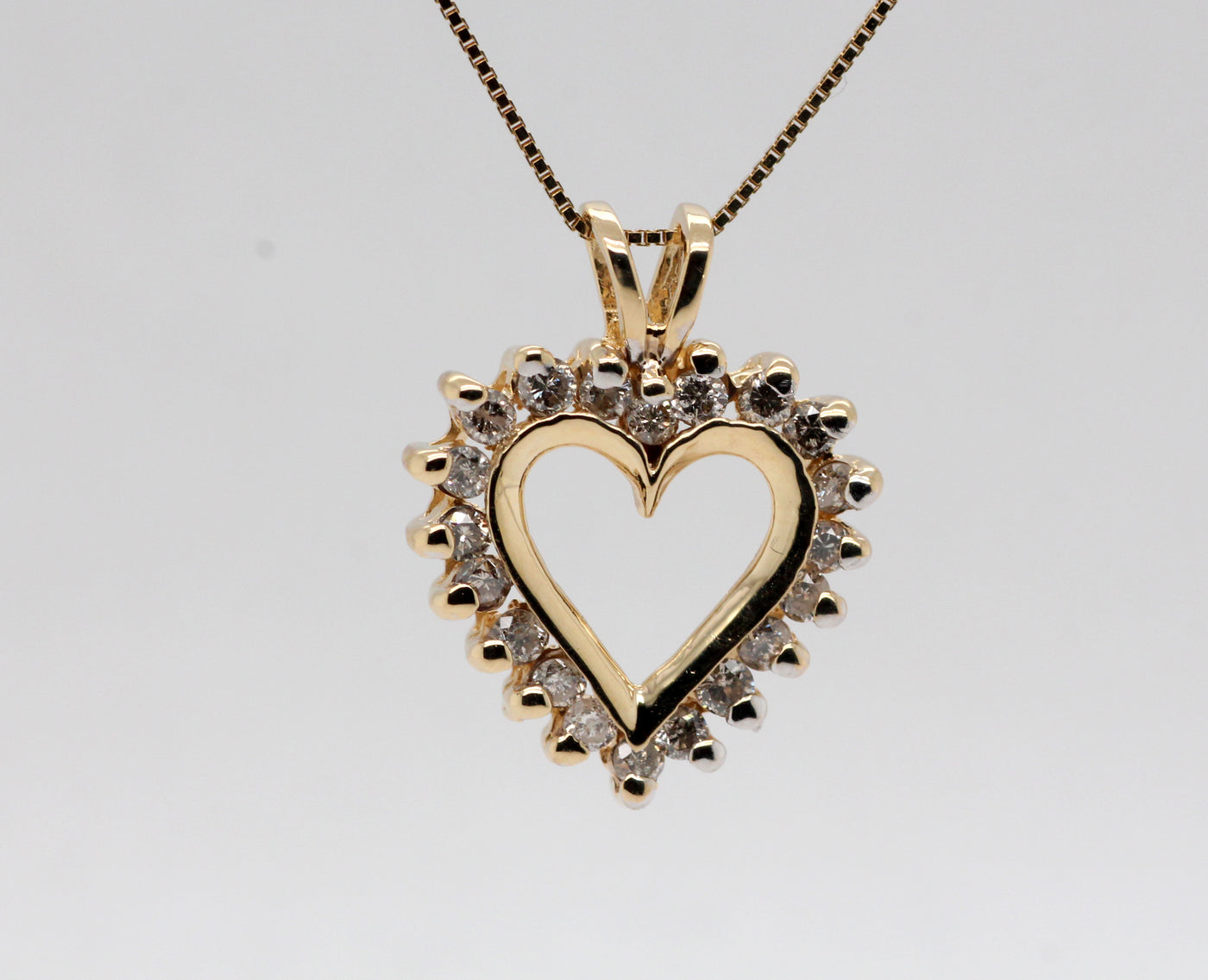 Estate 14KY .26 Cttw Diamond Heart Pendant