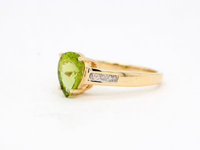 Estate 10KY 1.10 Ct Peridot and Diamond Ring, .06 Cttw