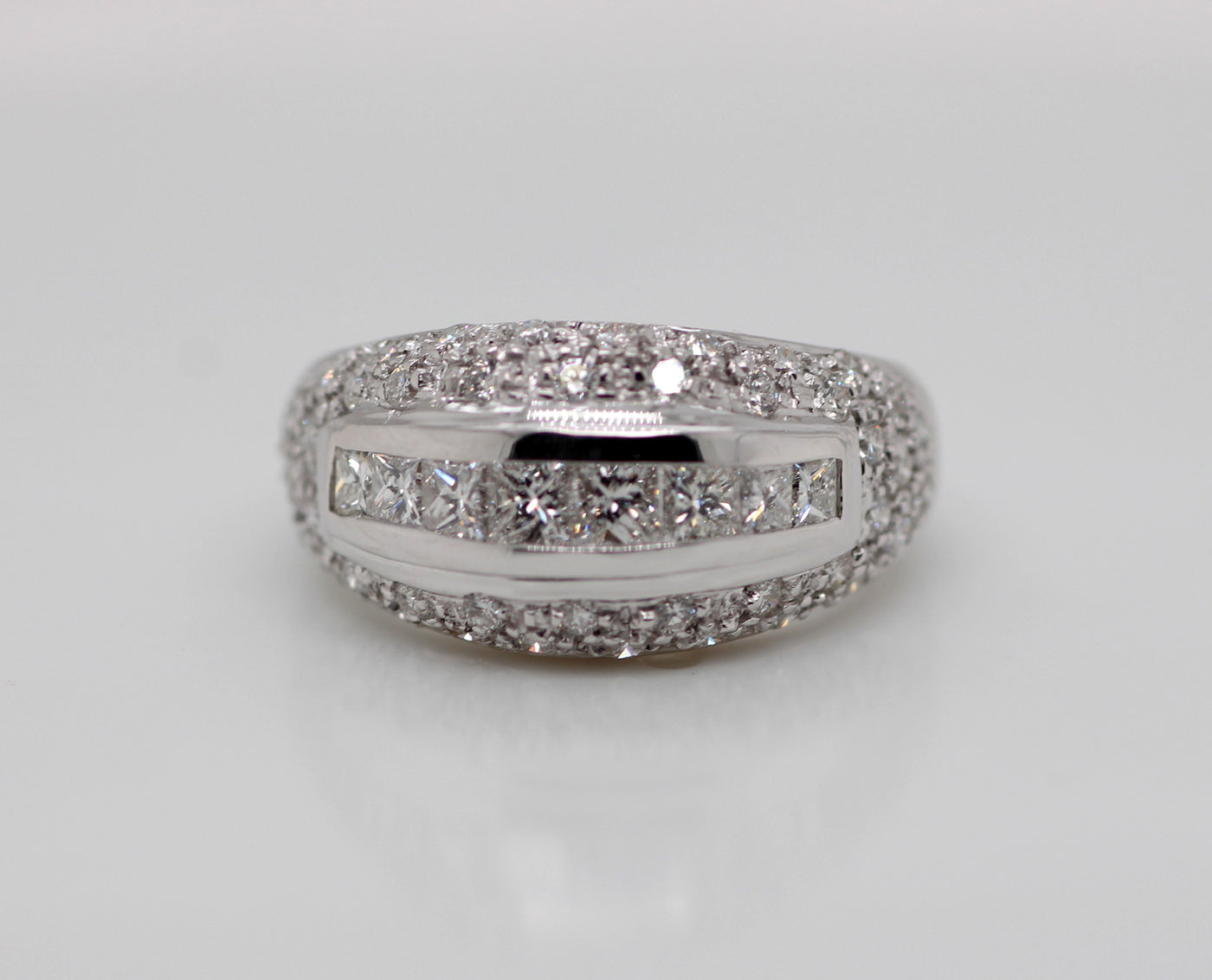 ESTATE 18KW 1.52 CTTW DIAMOND FASHION RING G-VS2